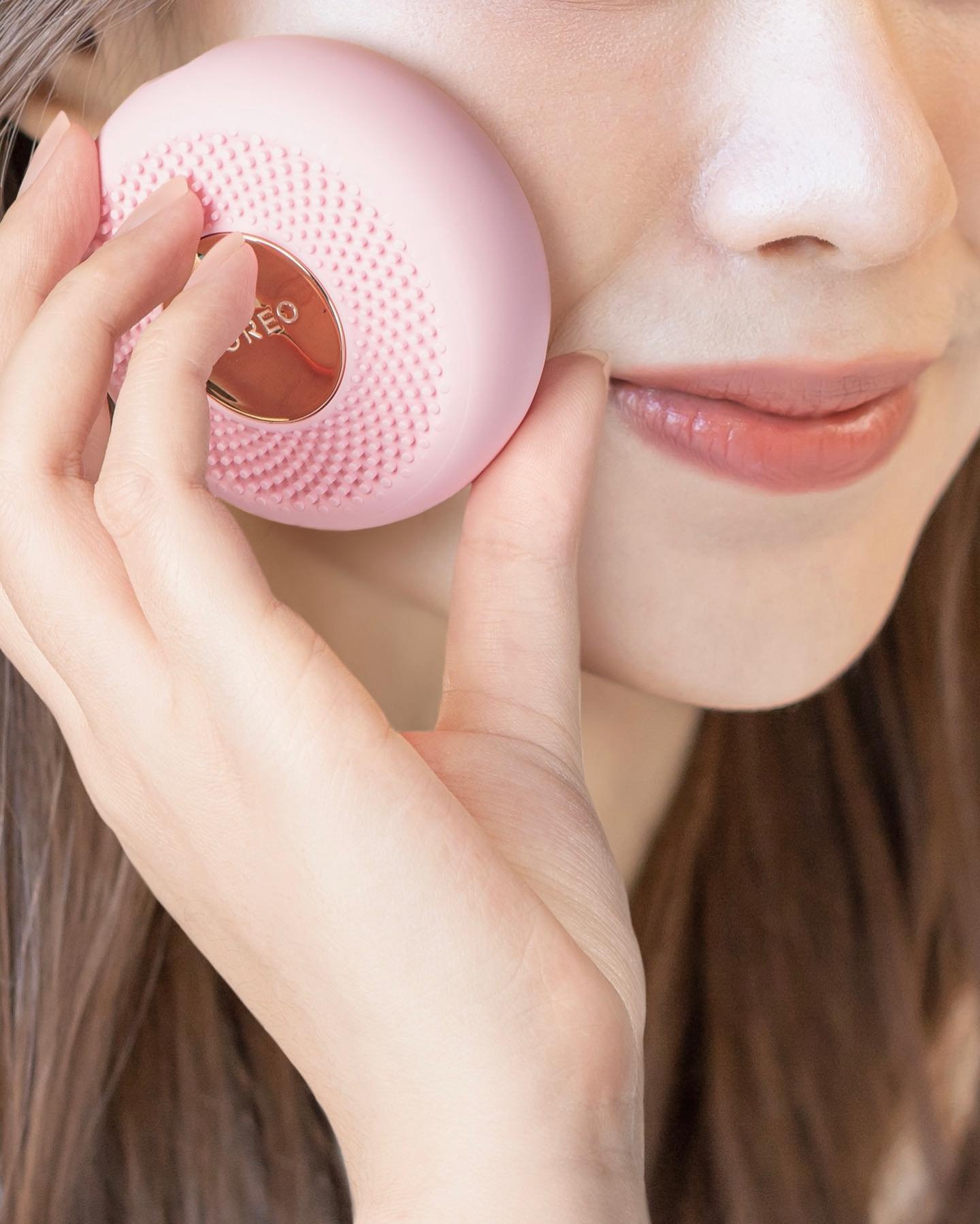 FOREO | UFO™ 3 LED | Aumenta os níveis de hidratação em 126% em 2 min.