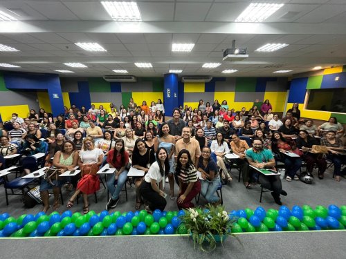 Carousel post from ananindeuapma.