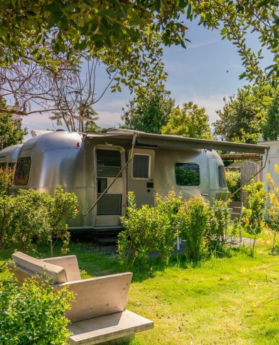 Carousel post from glampings.