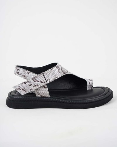 Carousel post from ossoshoes.