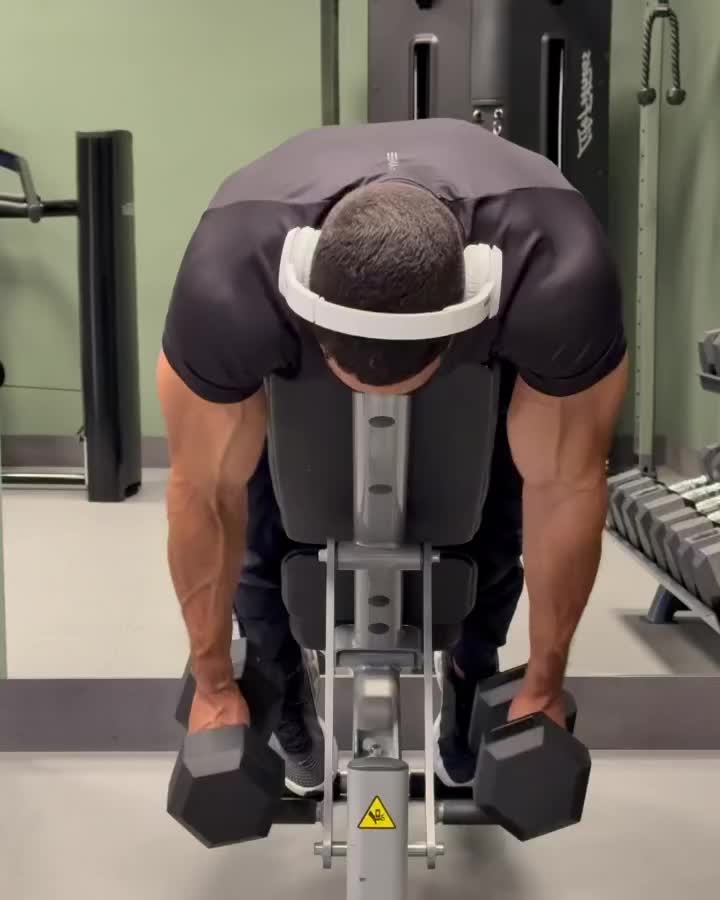 Carousel post from ph_gains.
