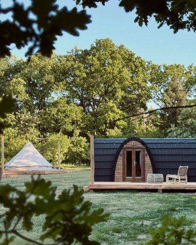 Carousel post from glampings.