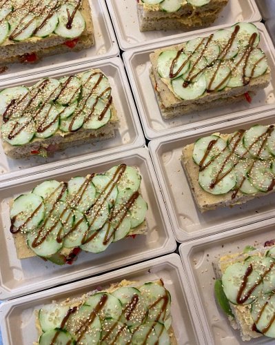 Carousel post from miditreizepontarlier.