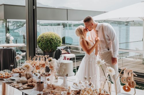 Carousel post from suesseboutique.