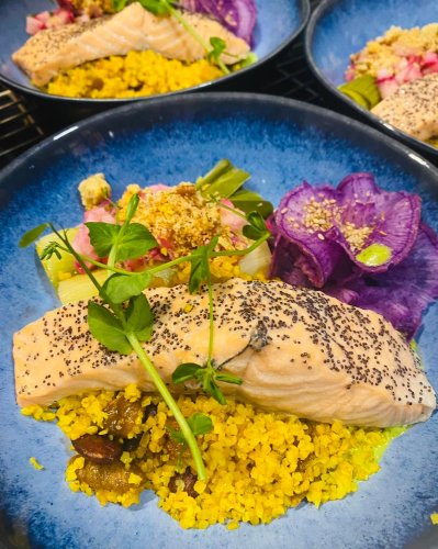 Carousel post from miditreizepontarlier.