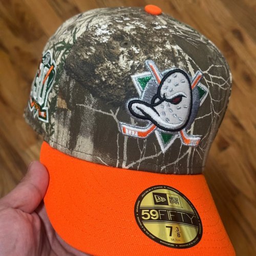 Carousel post from exclusive.fitted.