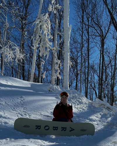 Carousel post from ayeitzlizzzz.