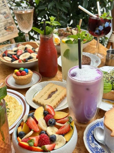 Carousel post from chez_les_garcons_nice.