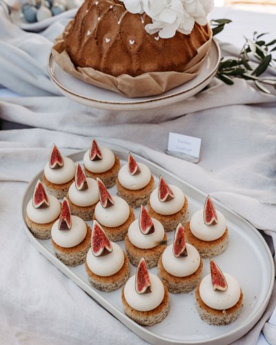 Carousel post from suesseboutique.