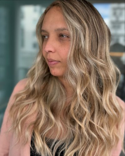 Carousel post from trindadehairstylist.