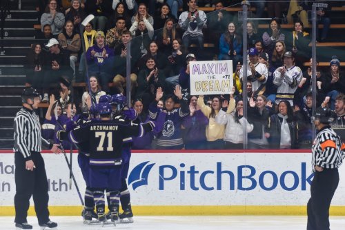 Carousel post from uw_icehockey.