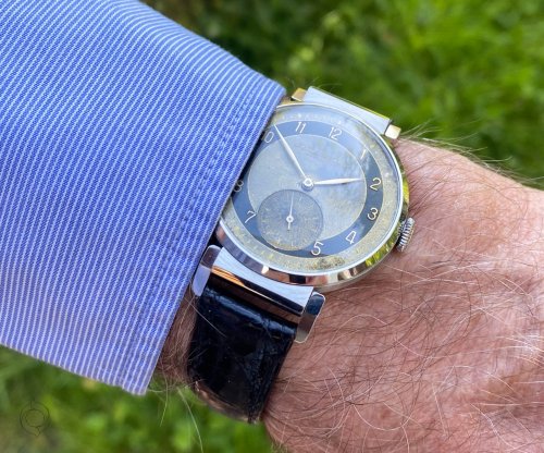 Carousel post from schoenesammleruhren.