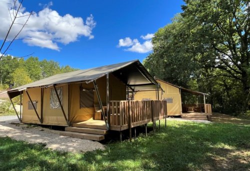 Carousel post from glampings.