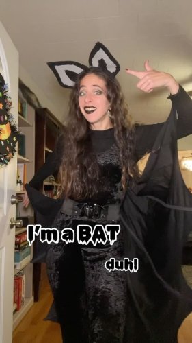 Video post from alyb_batgirl.