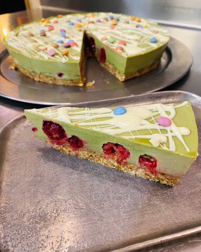 Carousel post from miditreizepontarlier.