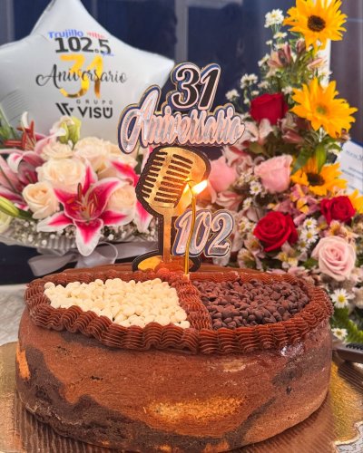 Carousel post from la102fm.