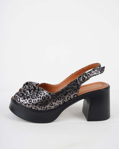 Carousel post from ossoshoes.