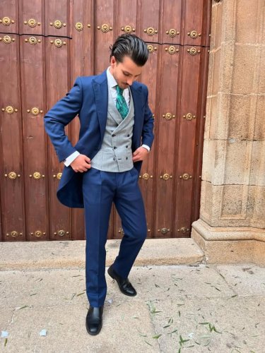 Photo post from trajes_guzman.