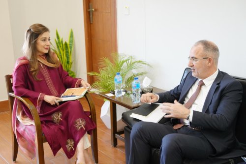 Carousel post from pakfightspolio.