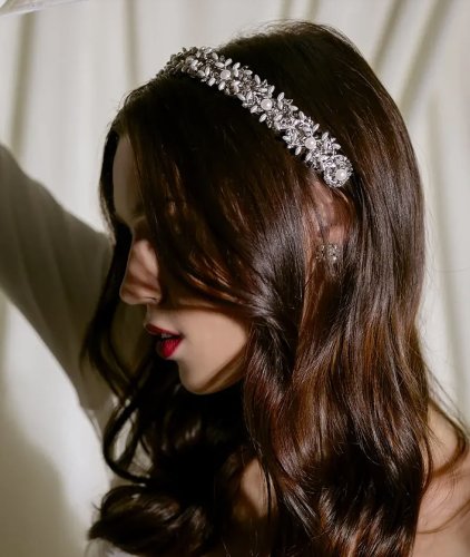 Carousel post from jolibride.