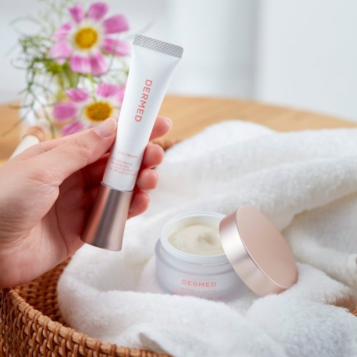 Photo post from @dermed_jp.