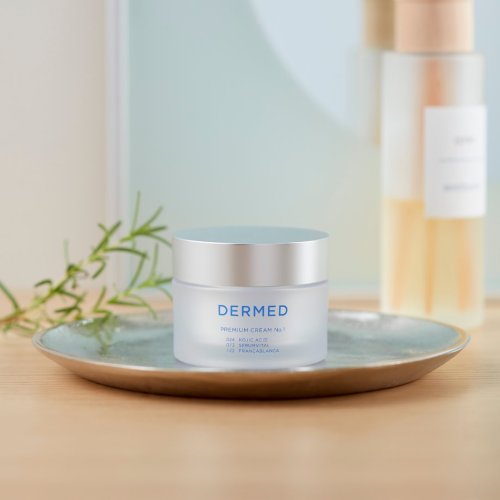 Photo post from @dermed_jp.