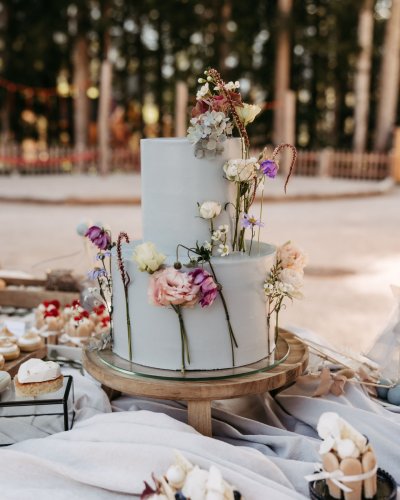 Carousel post from suesseboutique.