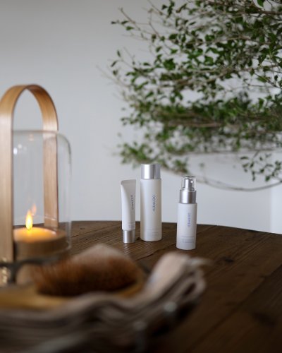 Carousel post from dermed_official.