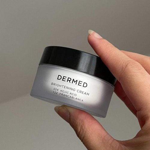 Photo post from @dermed_jp.