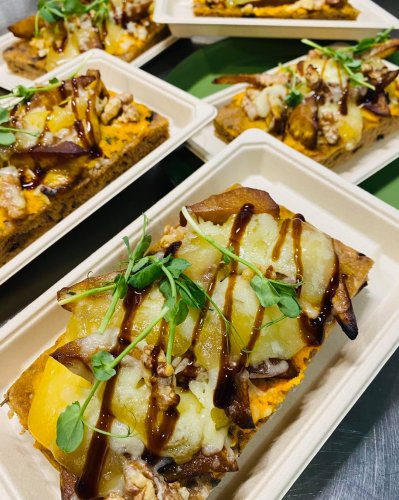 Carousel post from miditreizepontarlier.