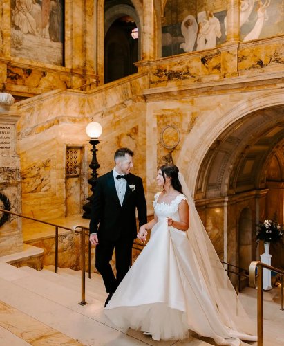 Carousel post from lelitebridal.