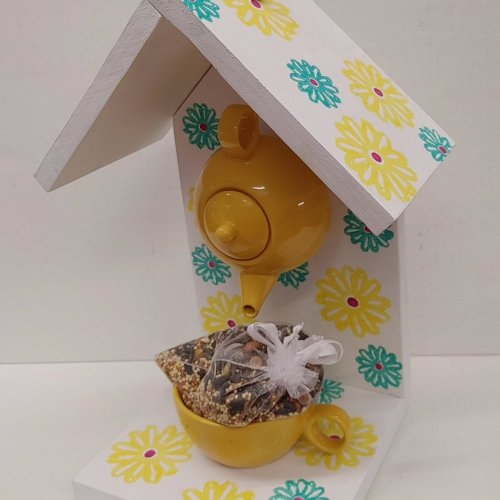 Carousel post from niftygiftynorfolk.