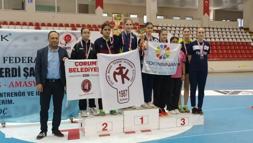 Carousel post from turkiyemasatenisifederasyonu.