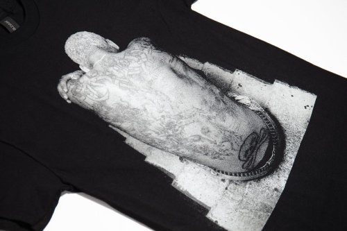 Carousel post from kingsroadmerch.