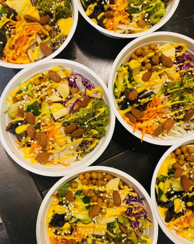 Carousel post from miditreizepontarlier.