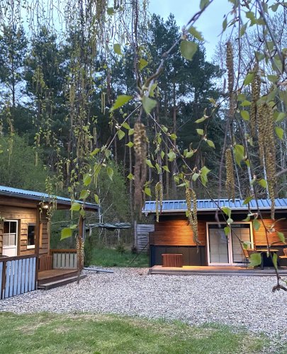 Carousel post from glampings.