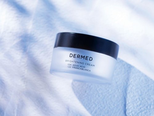 Photo post from @dermed_jp.