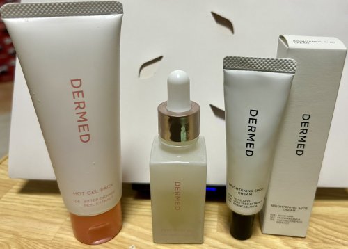 Photo post from @dermed_jp.