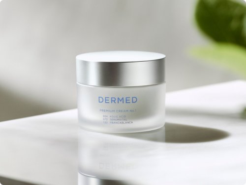 Carousel post from @dermed_jp.