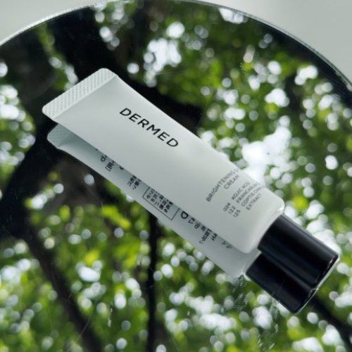 Photo post from @dermed_jp.