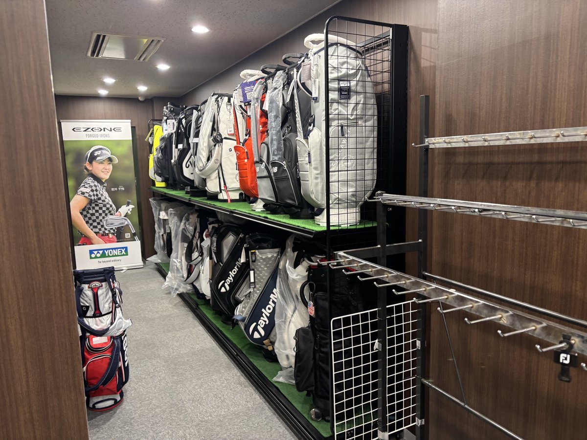 Carousel post from @jypersgolf.