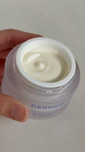 Video post from @dermed_jp.