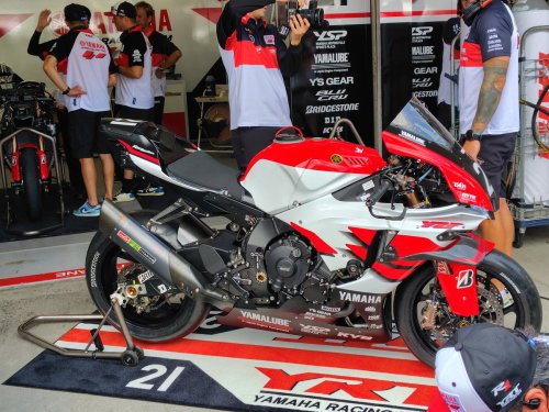 ミラー・ロカテッリ　サイン入 ヤマハ 鈴鹿８時間 Tシャツ 2025　8耐 ミラー・ロカテッリ サイン入 ヤマハ 鈴鹿8時間 Tシャツ 2025 8耐