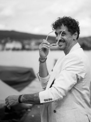 Carousel post from SEVEN.