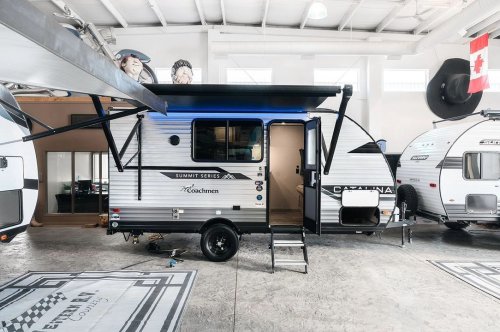 Carousel post from Western RV Country.