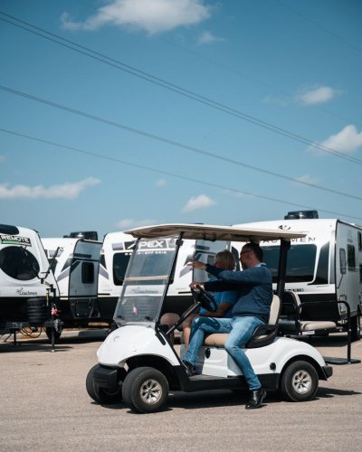 Carousel post from Western RV Country.