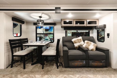 Carousel post from Western RV Country.