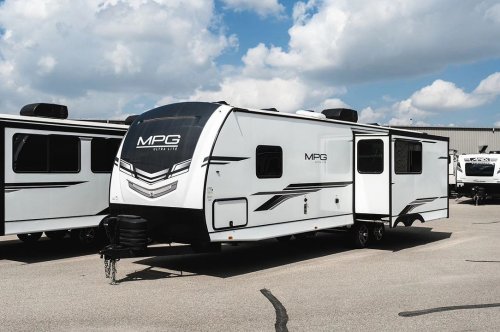 Carousel post from Western RV Country.