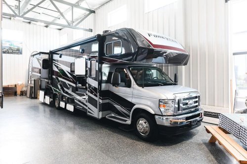 Carousel post from Western RV Country.