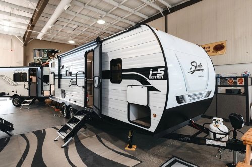 Carousel post from Western RV Country.